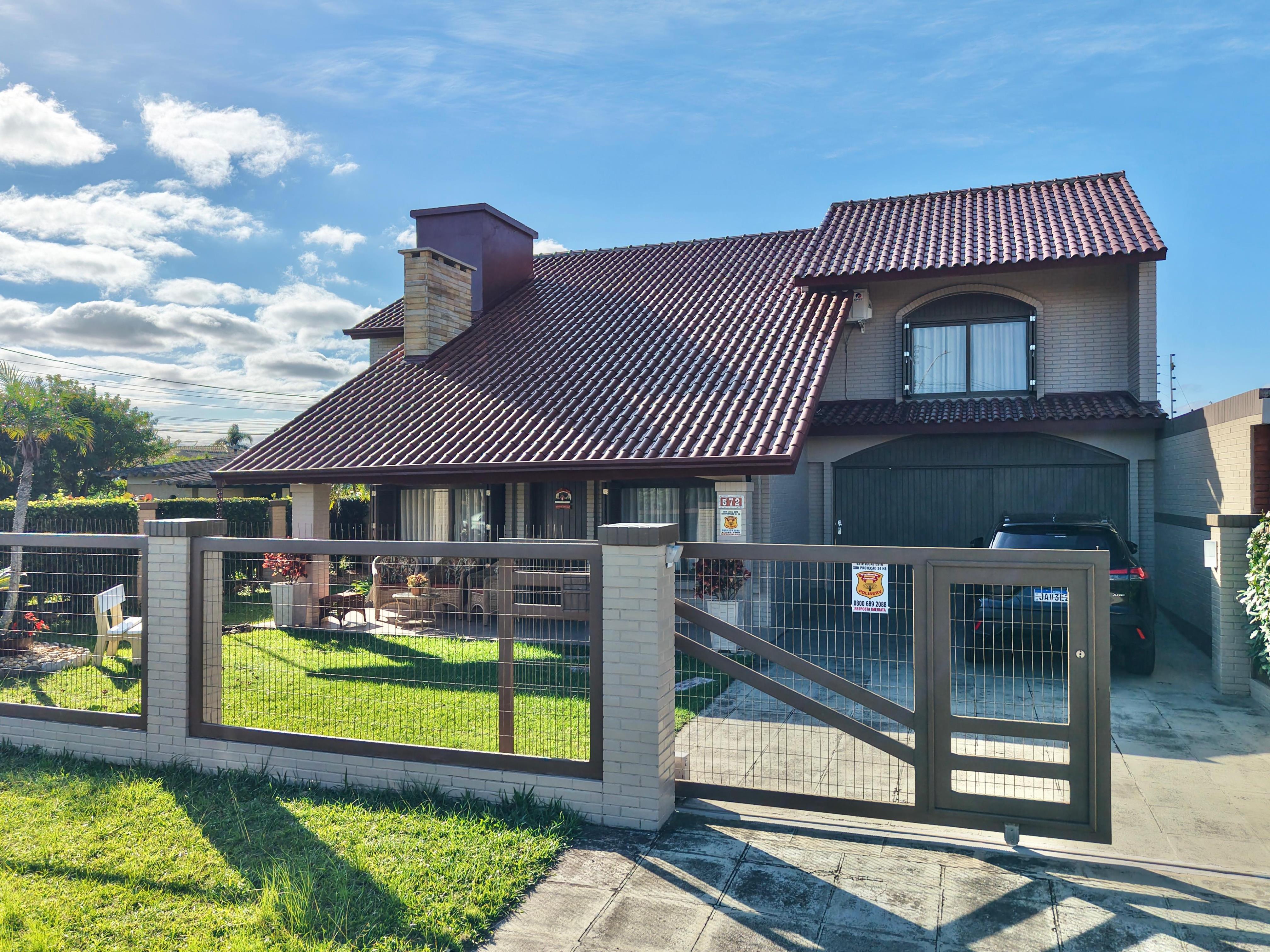 Sobrado e 4 dormitórios no bairro CENTRO em Xangri-lá para Comprar