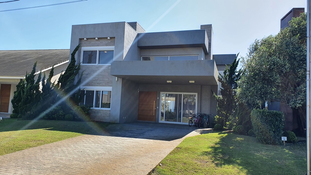 Sobrado em Condomínio  com 312m² e 4 dormitórios no bairro ENSEADA em Xangri-lá para Comprar