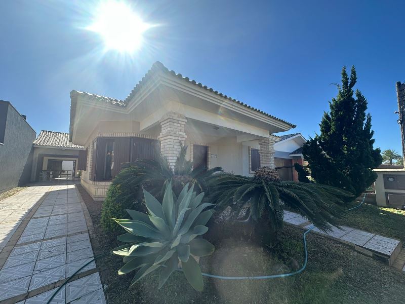 Casa Térrea com 200m² e 3 dormitórios no bairro CENTRO em Xangri-lá para Comprar