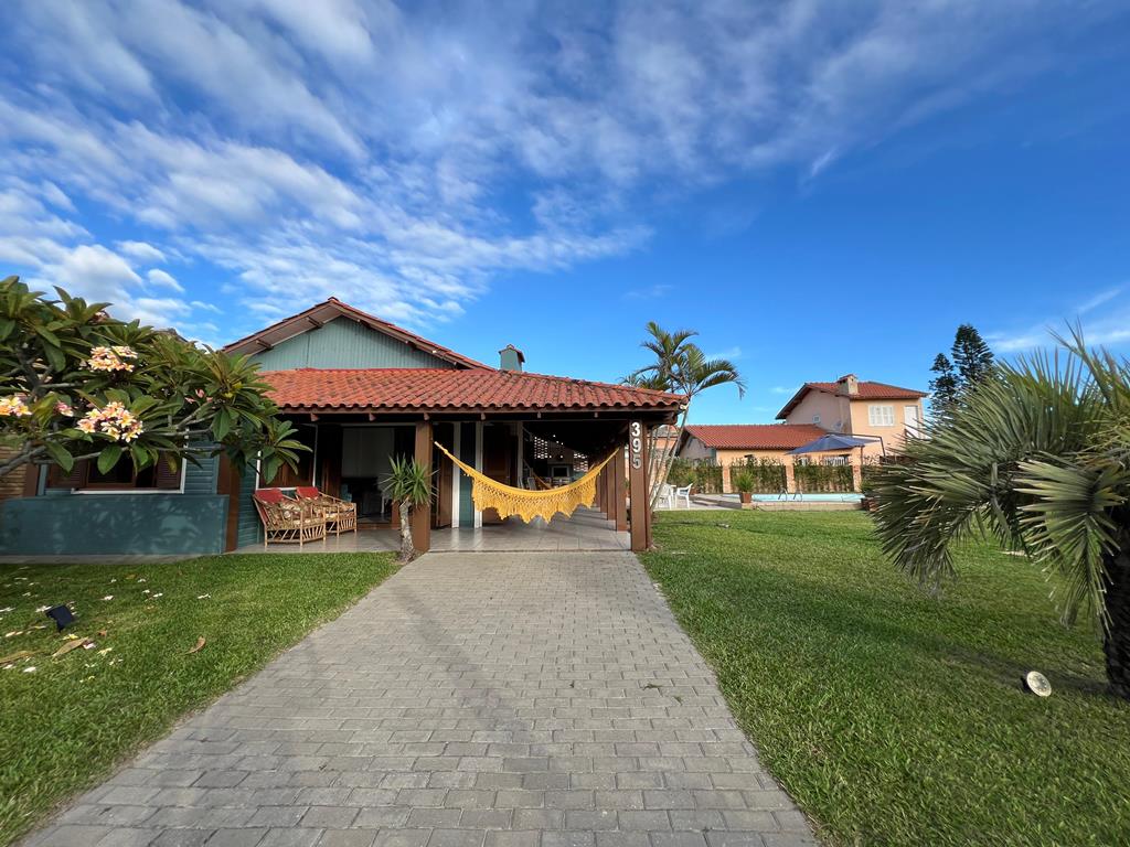 Casa Térrea com 600m² e 3 dormitórios no bairro MARISTELA em Xangri-lá para Comprar