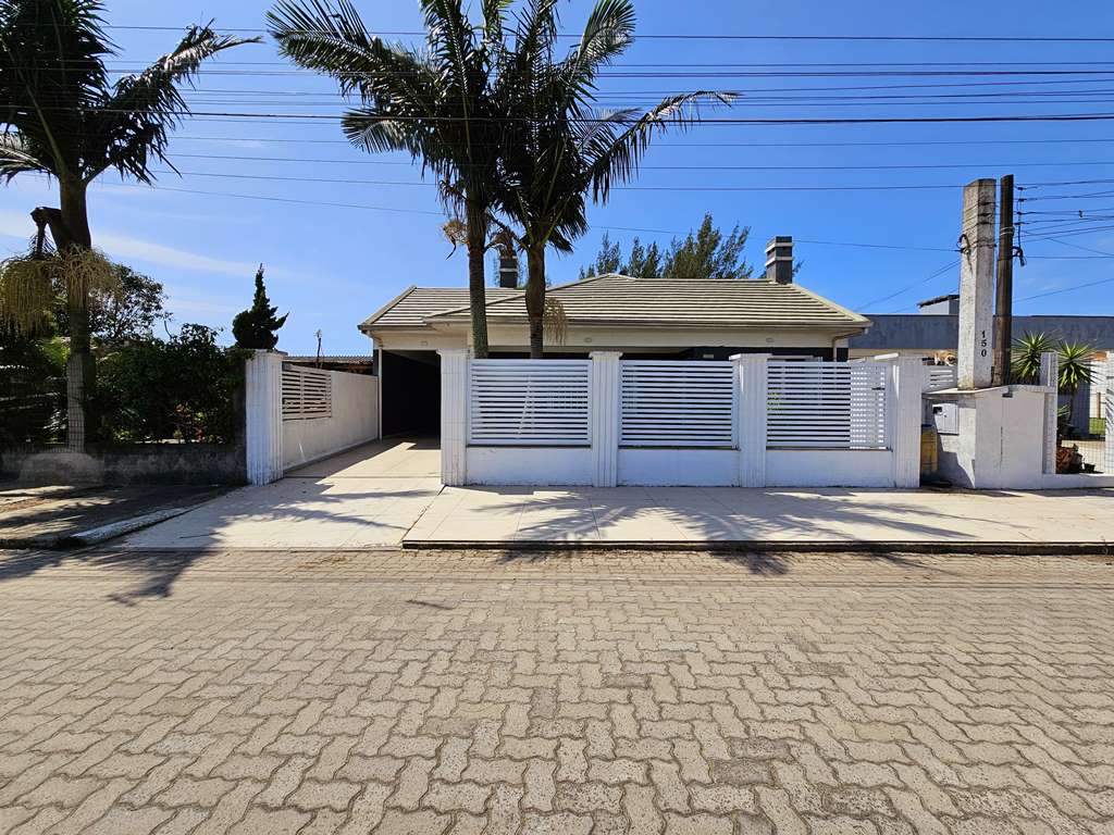 Casa Térrea com 150m² e 4 dormitórios no bairro CENTRO em Xangri-lá para Comprar