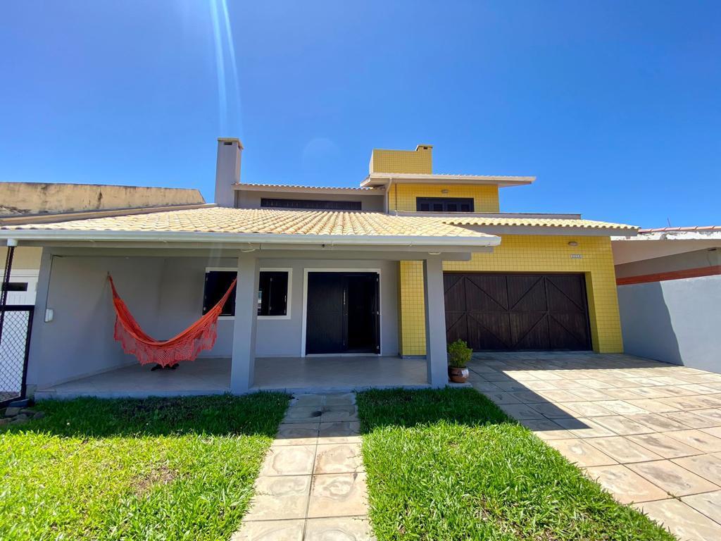 Sobrado com 257m² e 3 dormitórios no bairro CENTRO em Xangri-lá para Comprar