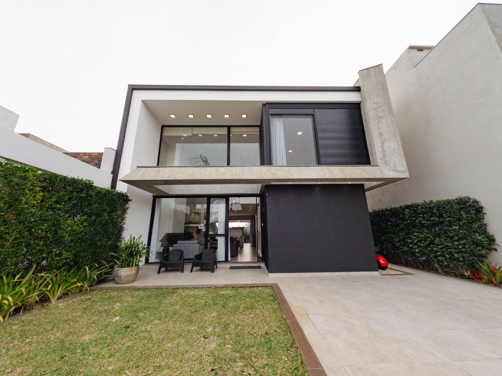 Sobrado em Condomínio  com 253m² e 4 dormitórios no bairro MALIBU BEACH RESIDENCE em Xangri-lá para Comprar