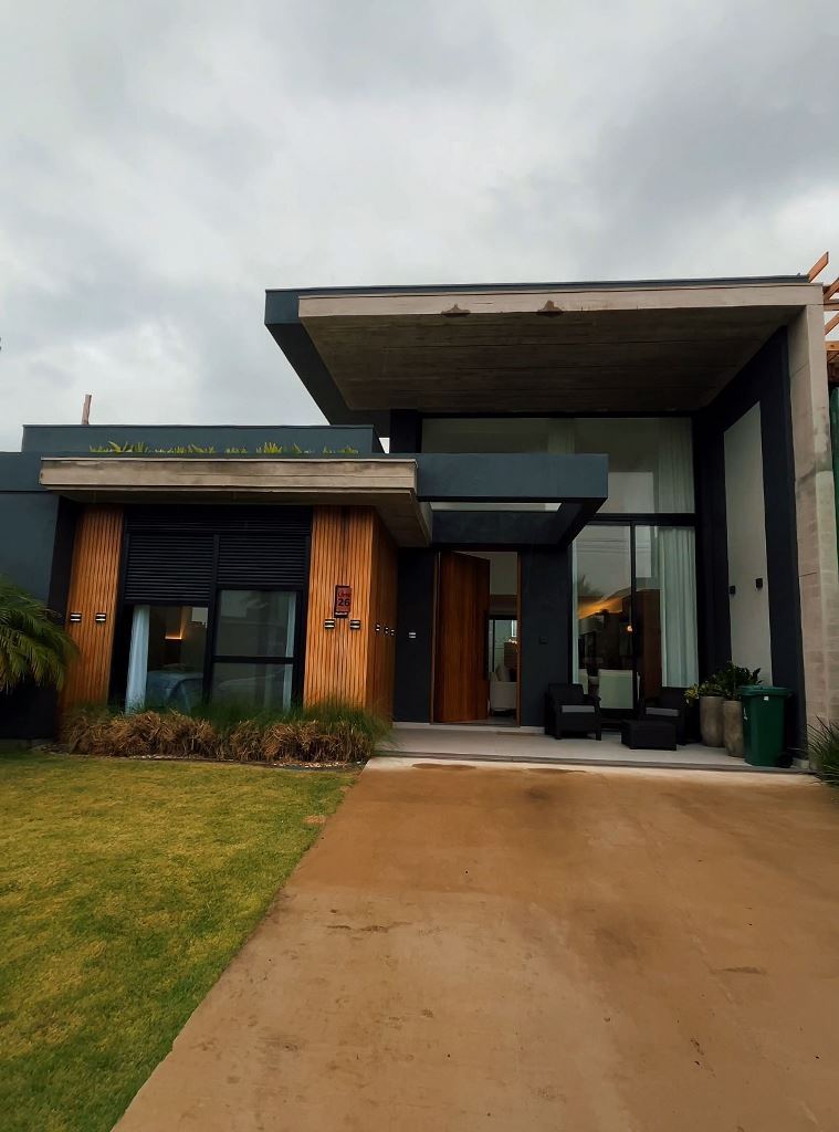 Casa Térrea com 168m² e 4 dormitórios no bairro SUNSET em Xangri-lá para Comprar