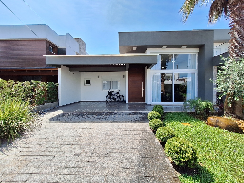 Casa em Condomínio e 3 dormitórios no bairro LAS PALMAS em Xangri-lá para Comprar