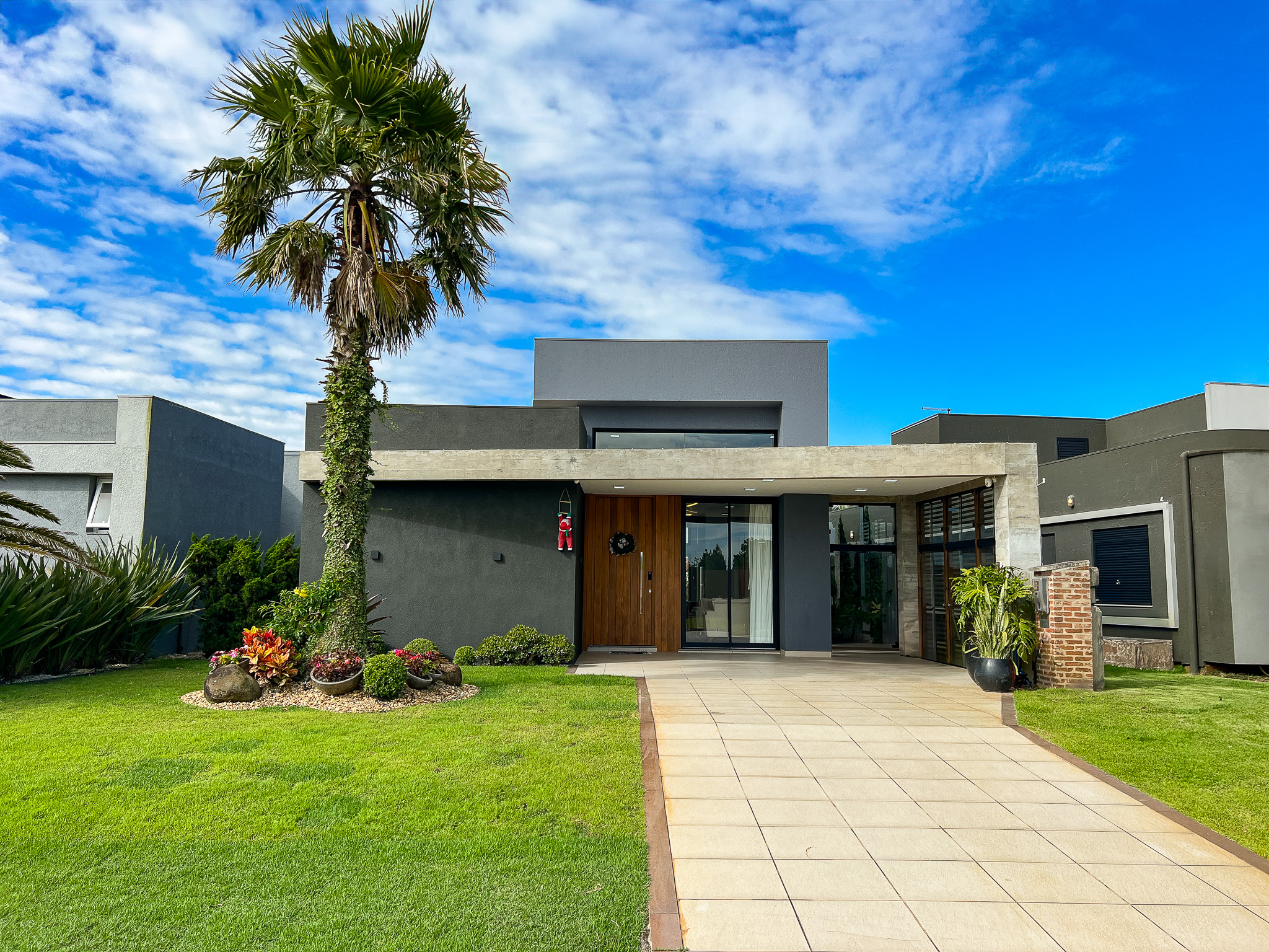 Casa em Condomínio com 190m² e 4 dormitórios no bairro RIVIERA em Xangri-lá para Comprar