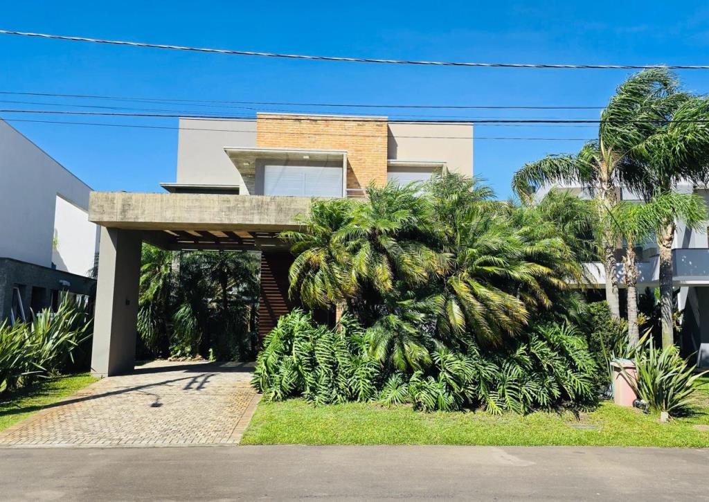 Sobrado em Condomínio  com 375m² e 5 dormitórios no bairro MALIBU BEACH RESIDENCE em Xangri-lá para Comprar