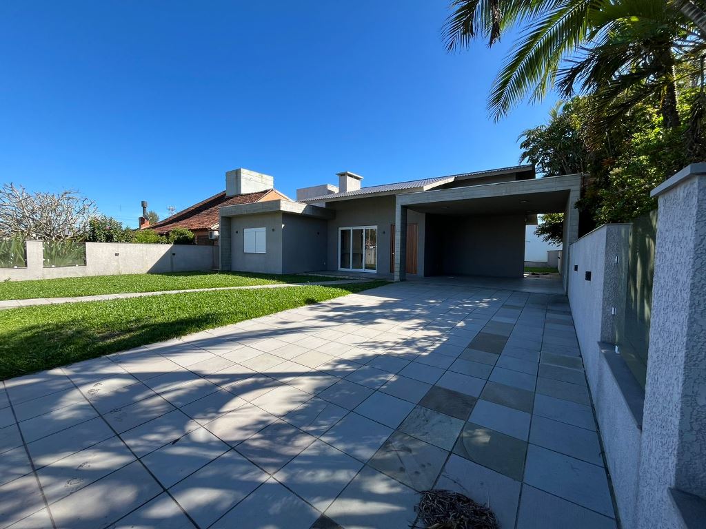 Casa Térrea com 220m² e 4 dormitórios no bairro ATLÂNTIDA em Xangri-lá para Comprar