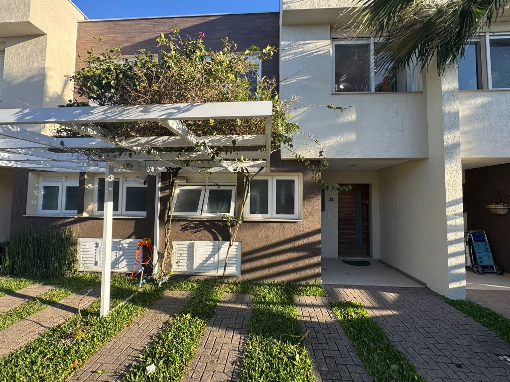 Sobrado em Condomínio  com 215m² e 3 dormitórios no bairro SOLANAS em Xangri-lá para Comprar