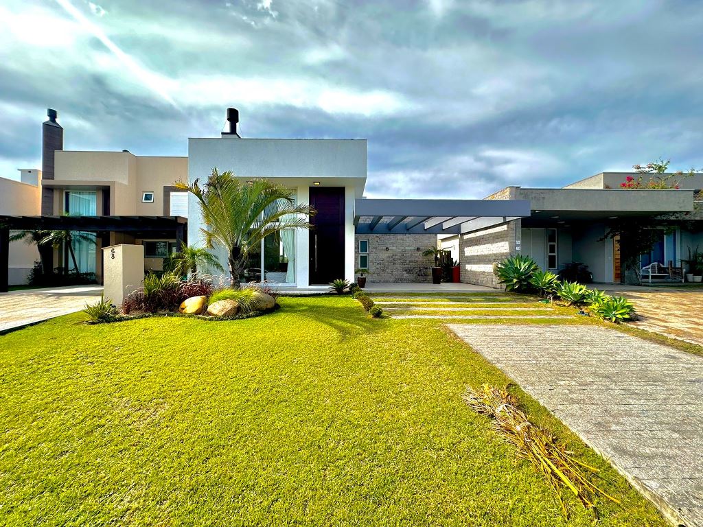 Casa em Condomínio com 188m² e 4 dormitórios no bairro RIVIERA em Xangri-lá para Comprar