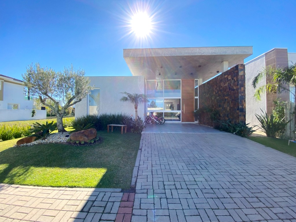 Casa em Condomínio com 200m² e 4 dormitórios, SEA COAST em Xangri-lá para Comprar