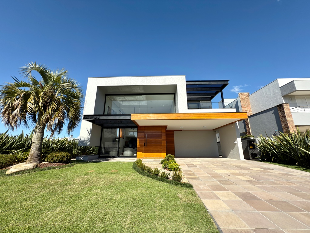 Sobrado em Condomínio  com 349m² e 4 dormitórios no bairro ENSEADA em Xangri-lá para Comprar