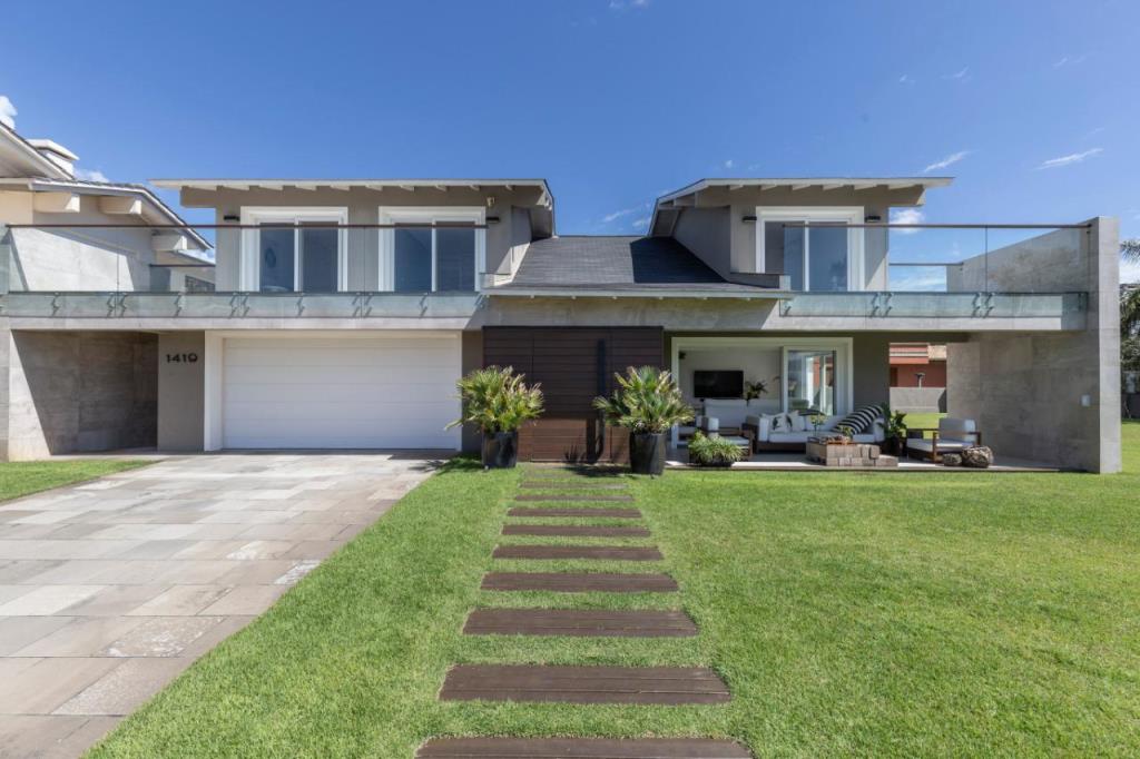 Sobrado com 353m² e 4 dormitórios no bairro ATLÂNTIDA em Xangri-lá para Comprar