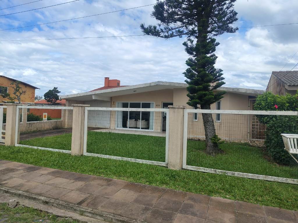 Casa Térrea com 199m² e 3 dormitórios no bairro CENTRO em Xangri-lá para Comprar