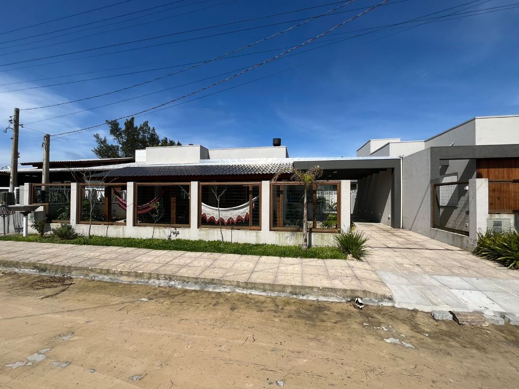 Casa Térrea e 3 dormitórios no bairro ARPOADOR em Xangri-lá para Comprar