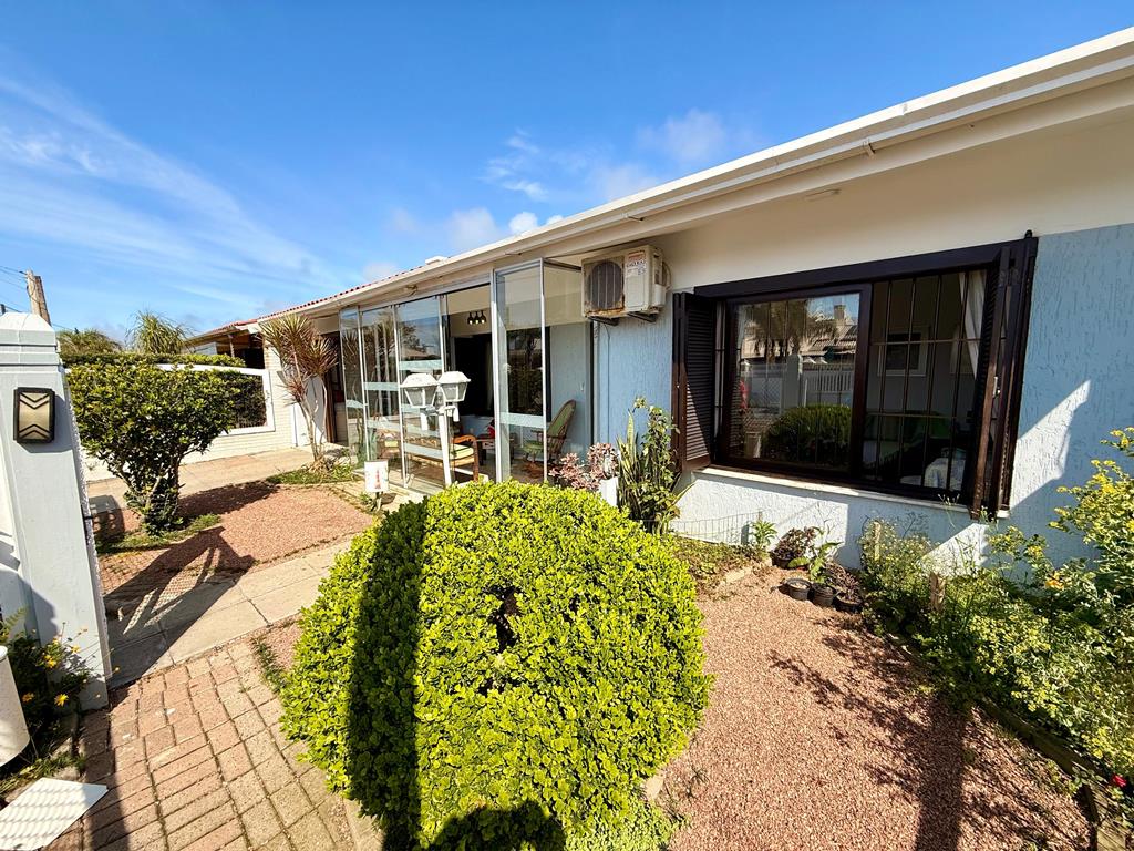 Casa Térrea com 177m² e 4 dormitórios no bairro CENTRO em Xangri-lá para Comprar