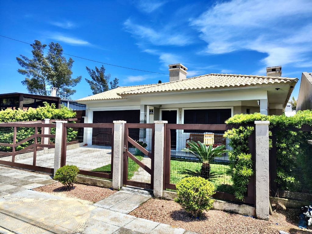 Casa Térrea com 150m² e 3 dormitórios no bairro CENTRO em Xangri-lá para Comprar