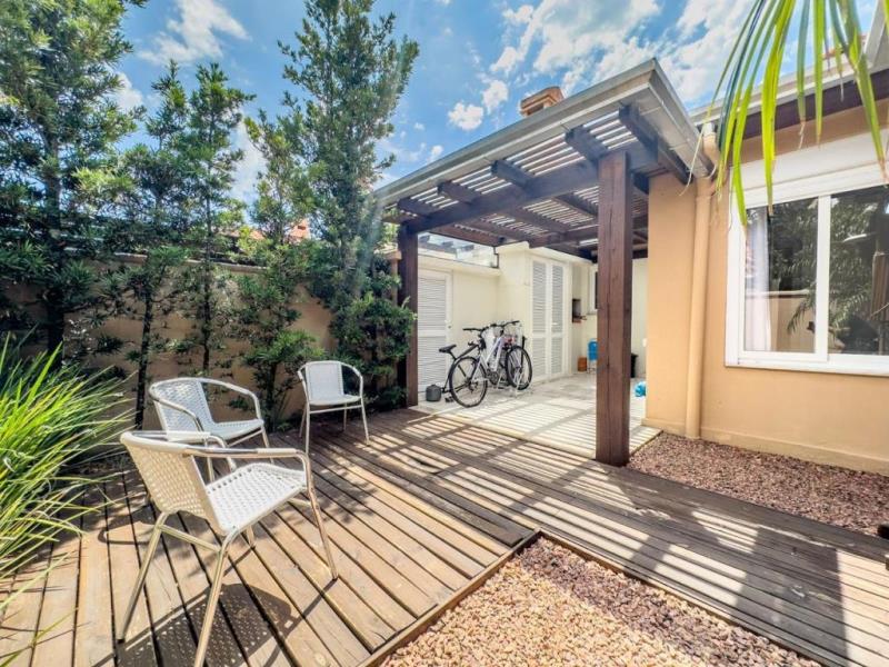 Casa em Condomínio com 70m² e 3 dormitórios no bairro CASA HERMOSA em Xangri-lá para Comprar