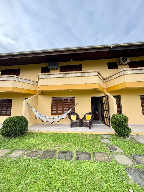 Duplex  com 120m² e 3 dormitórios no bairro CENTRO em Xangri-lá para Comprar