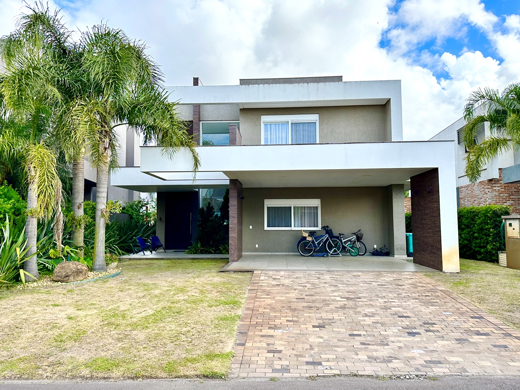 Sobrado em Condomínio  com 270m² e 4 dormitórios, MALIBU em Xangri-lá para Comprar