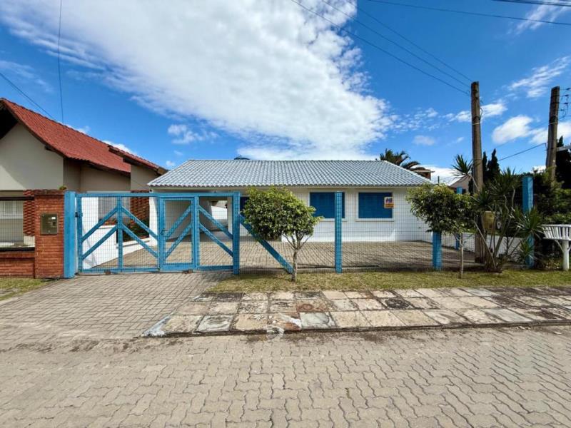 Casa Térrea e 4 dormitórios no bairro NOIVA DO MAR em Xangri-lá para Comprar