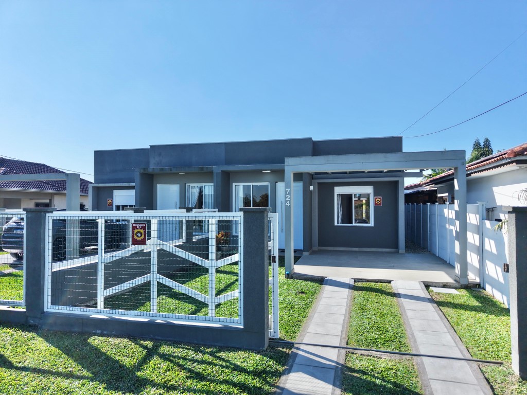 Casa Geminada e 3 dormitórios no bairro CENTRO em Xangri-lá para Comprar