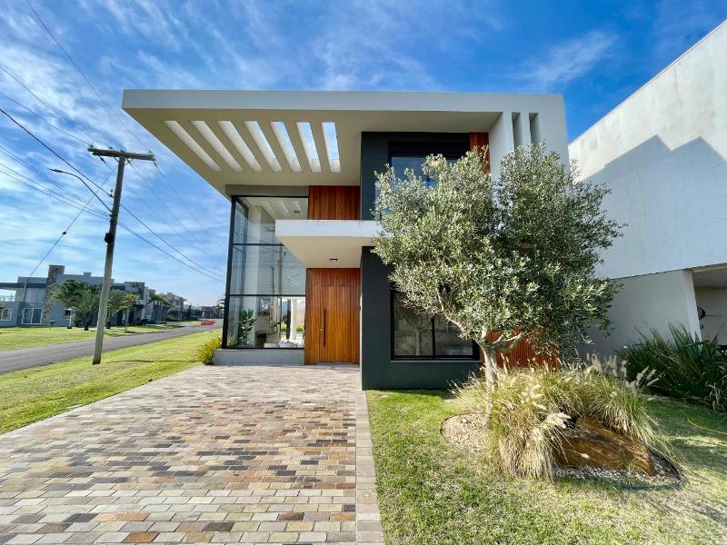 Sobrado em Condomínio  com 220m² e 5 dormitórios no bairro RIVIERA em Xangri-lá para Comprar